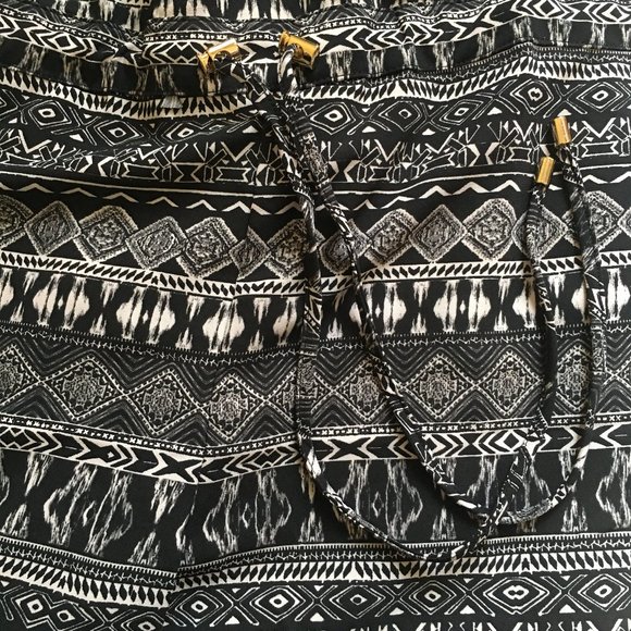 NWOT Caché Black and White Print Romper, Size S - Picture 6 of 8